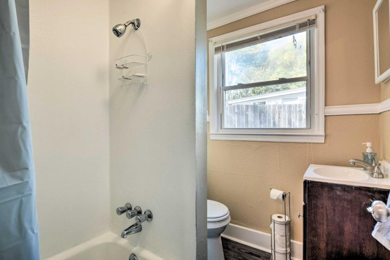 Cozy Greenville Bungalow About 2 Mi To Downtown! Exteriör bild